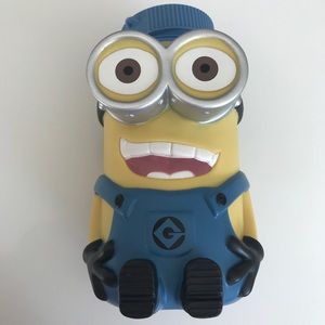 Minion 32 Ounce Sipper Mug Cup